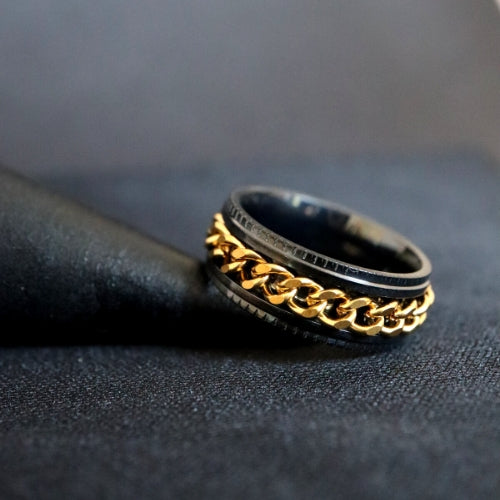 Anxiety Ring (ketting) Zwart-Goud Sfeerbeeld